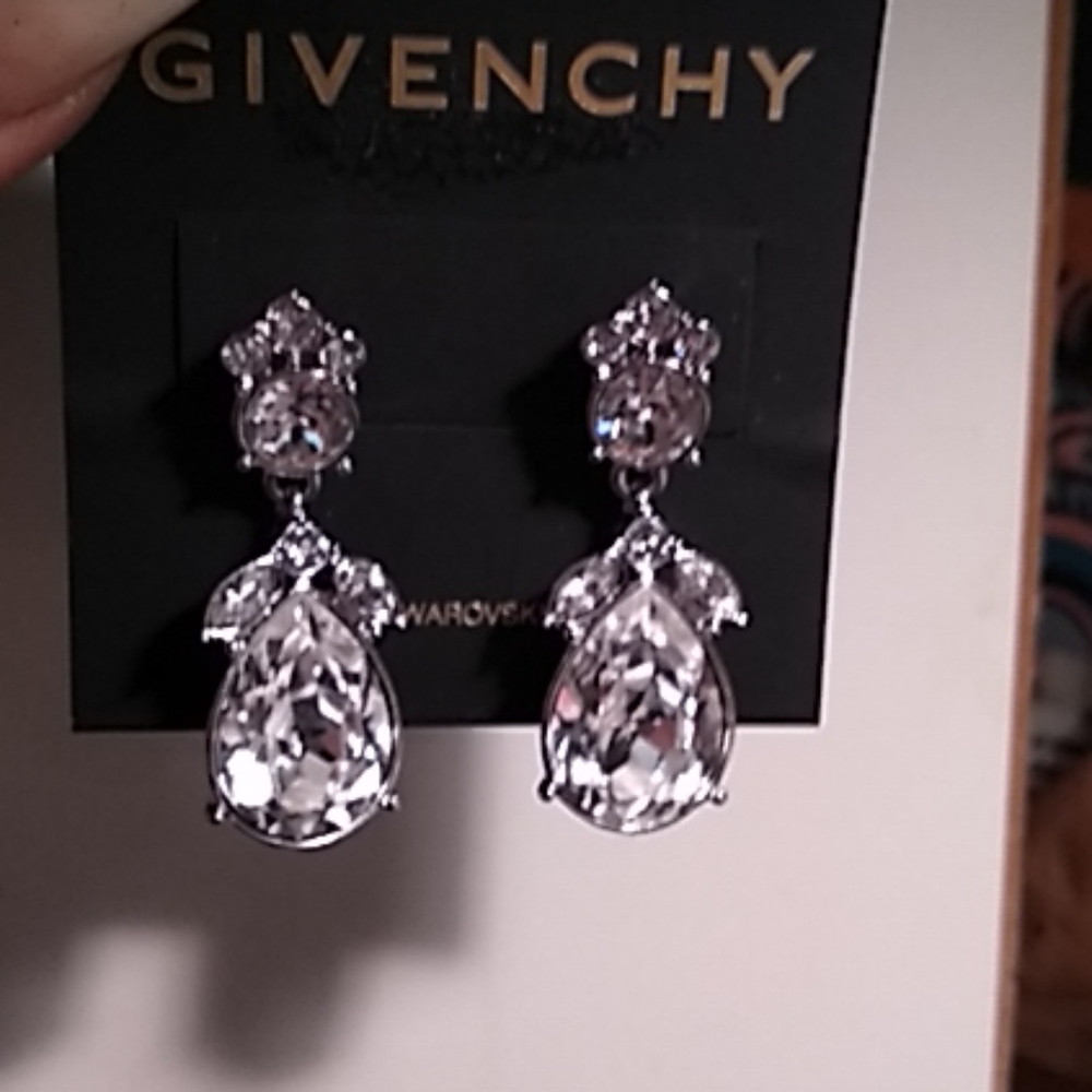 Givenchy - Picture 3 of 3